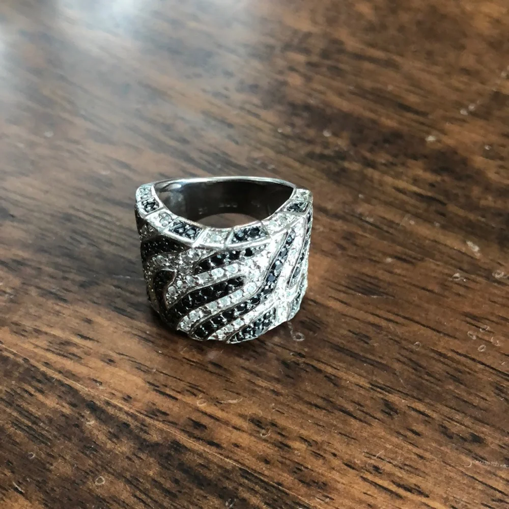 Sterling Silver Zebra CZ Ring 925 Black White Rhinestone Wide Band Sz 7 (approx)